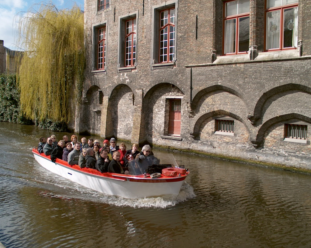 1000brugge csonak